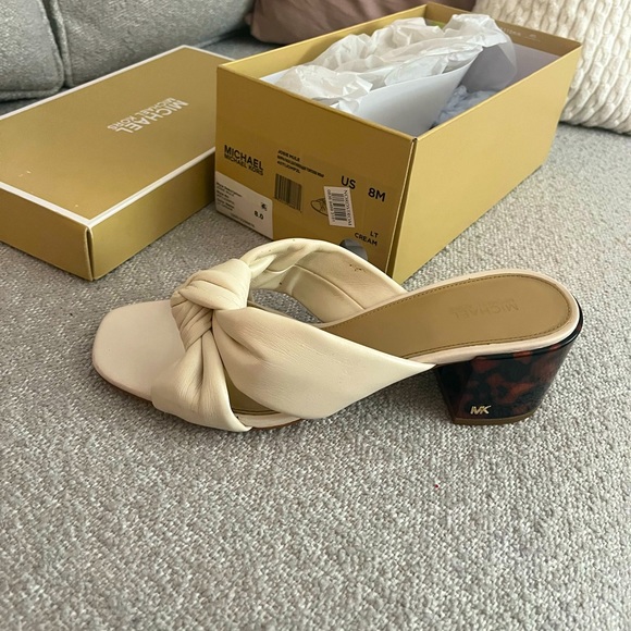 Michael Kors Josie Mule Cream Size 8 - Picture 1 of 7
